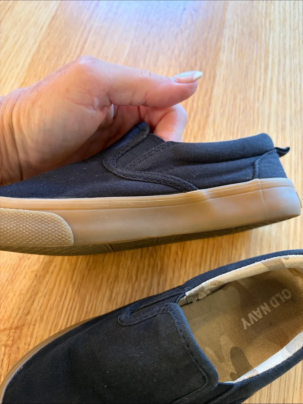 Old Navy Black Slip-On Kids Dress Shoes with Brown Soles size 12